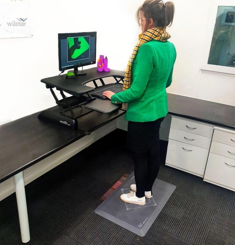 AMCO anti fatigue standing desk Vmat
