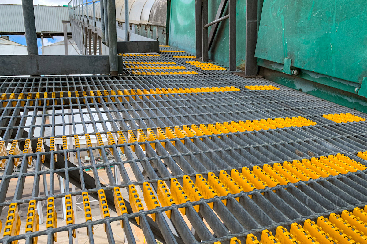 AMCO U-Tred anti-slip grate cleats