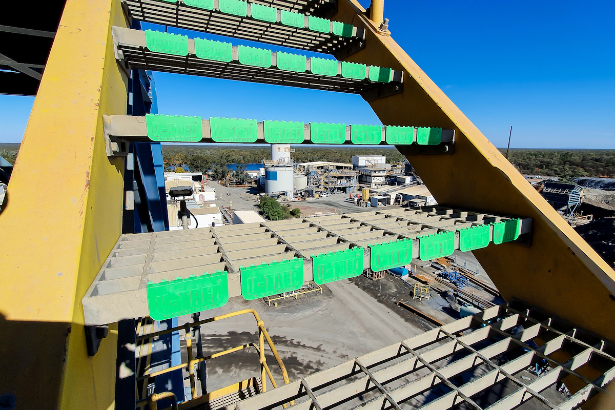 AMCO U-Tred Pro anti-slip grate cleats