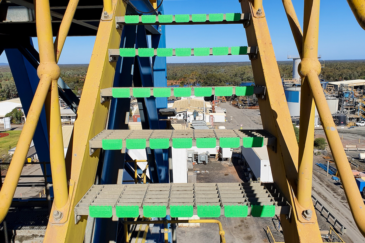 AMCO U-Tred Pro anti-slip grate cleats